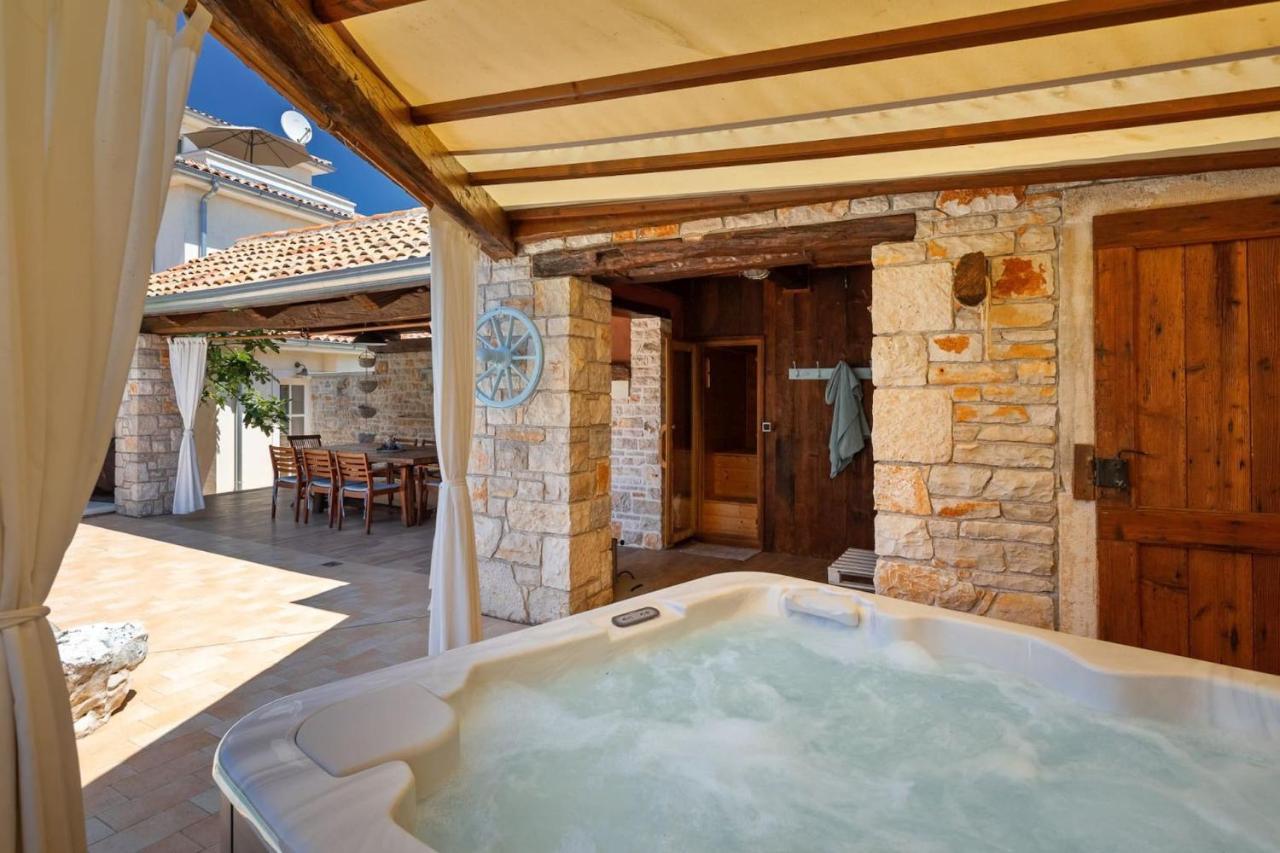 Cepljani Family Villa Elizabeta With Pool In Umag מראה חיצוני תמונה